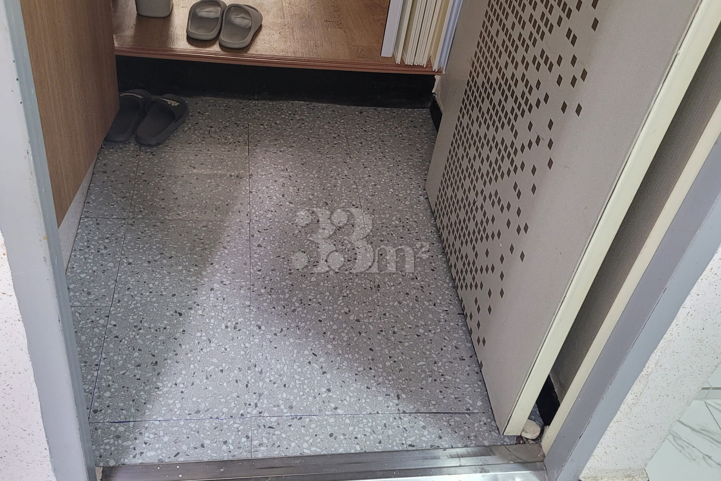 Room 203 7th image