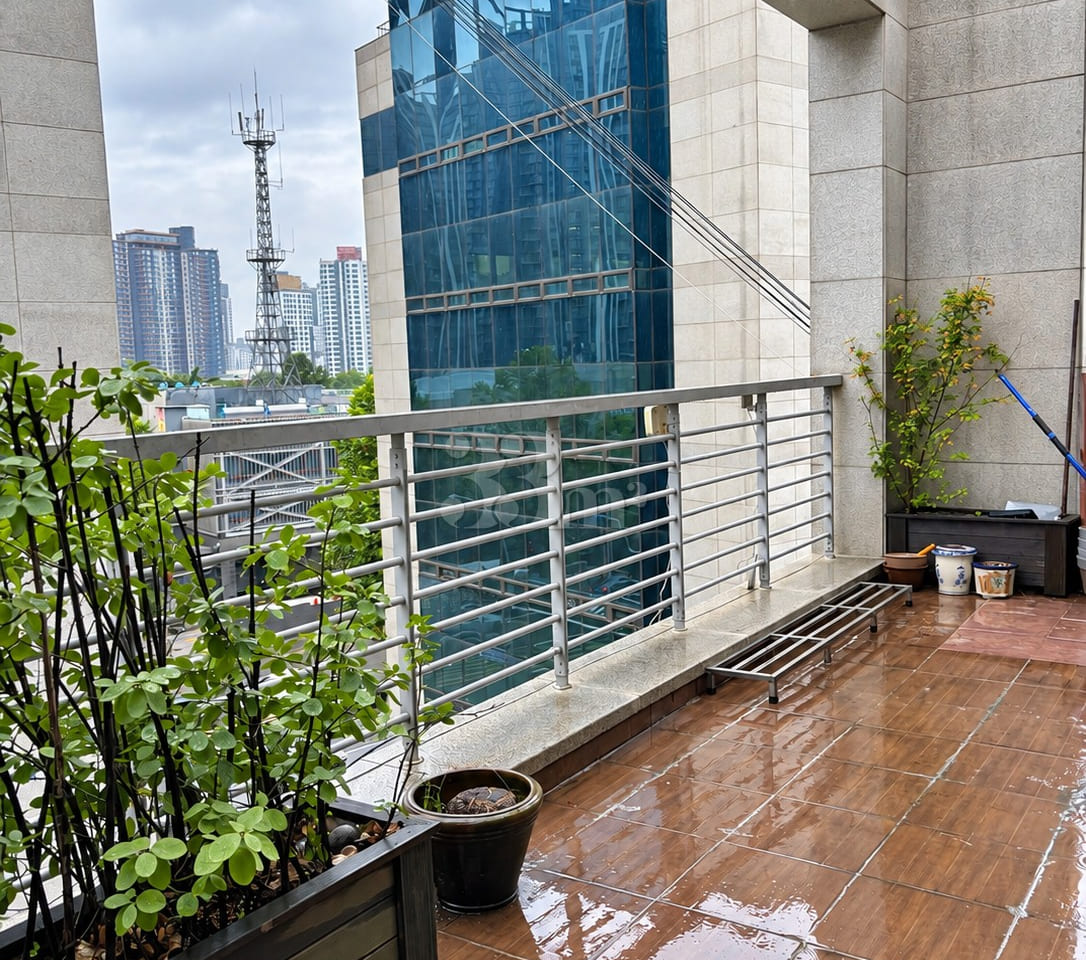 2-bedroom unit in Banpo Seorae Village 15th image