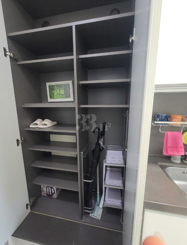 ♥️ Neat room, 1 minute from Gangnam Station!  18th image