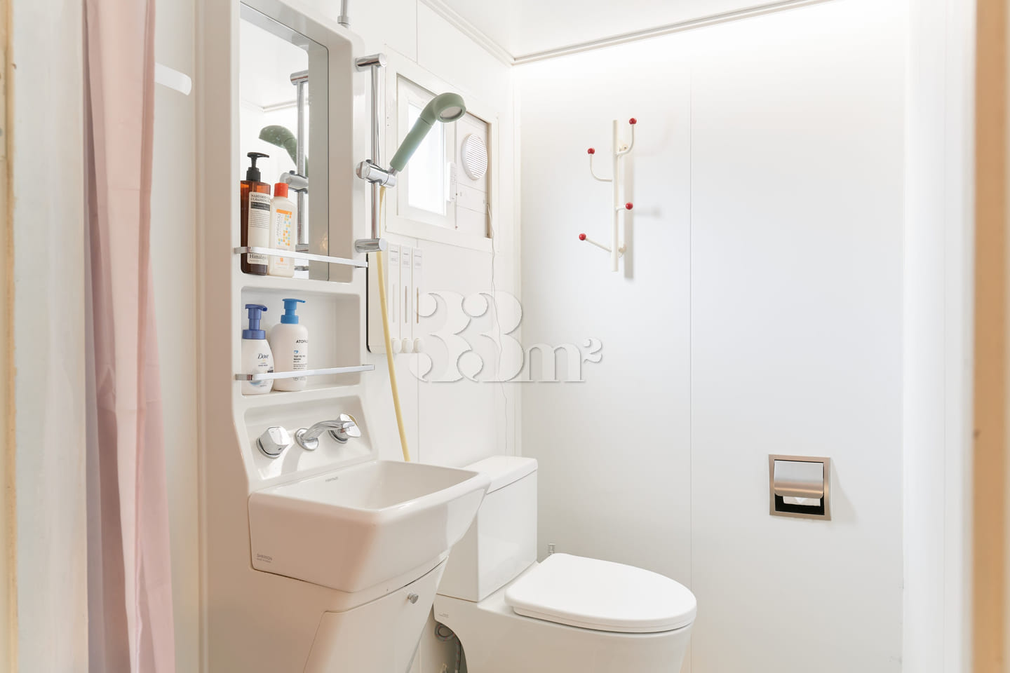 3 Bedrooms / 2 Bathrooms / Parking / Convenie 18th image