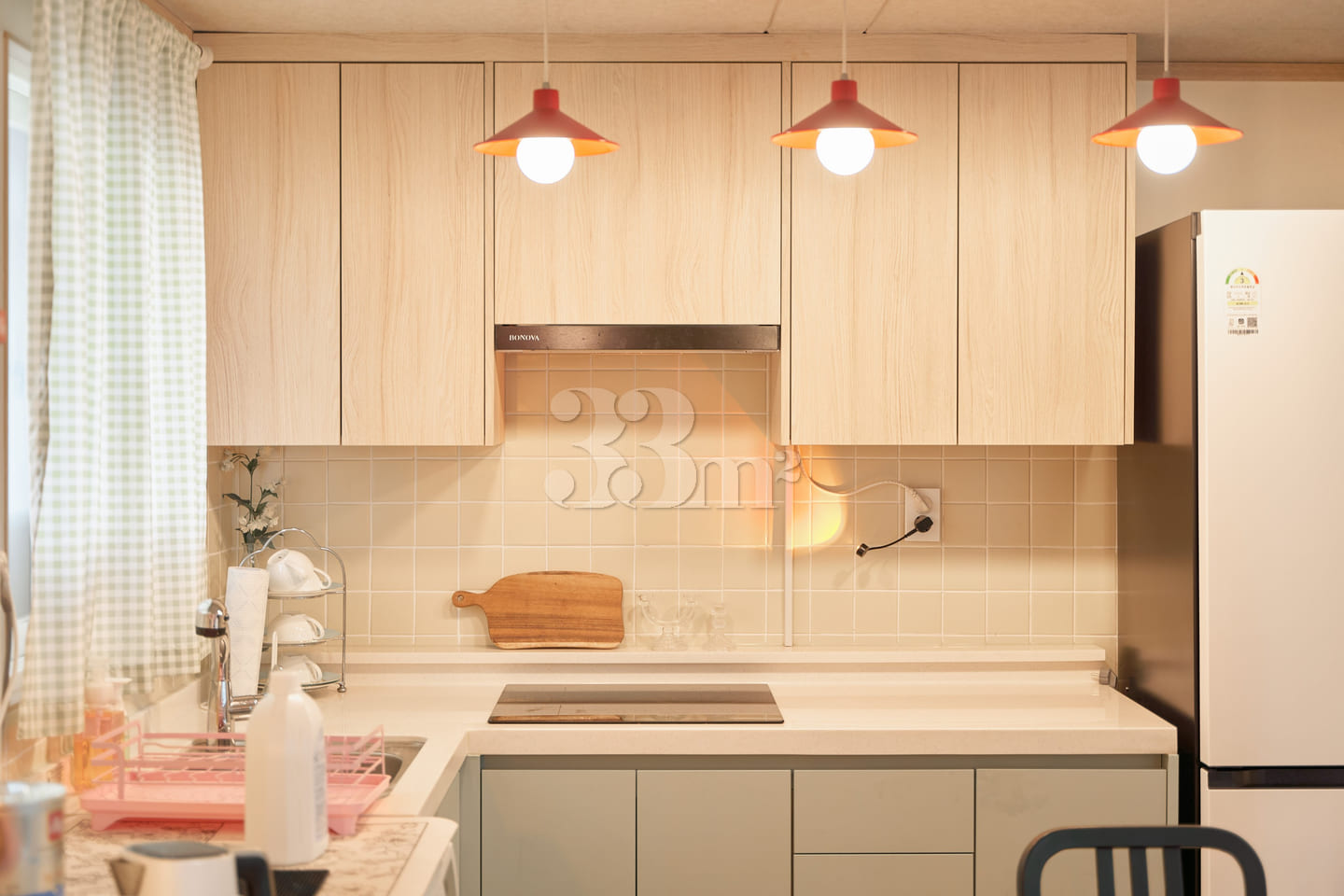 3 Bedrooms / 2 Bathrooms / Parking / Convenie 6th image