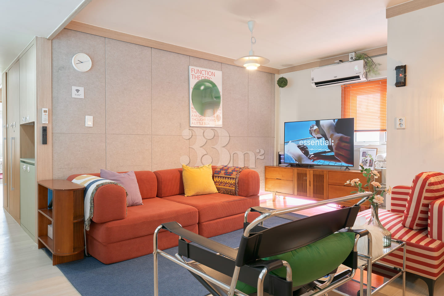 3 Bedrooms / 2 Bathrooms / Parking / Convenie 1th image