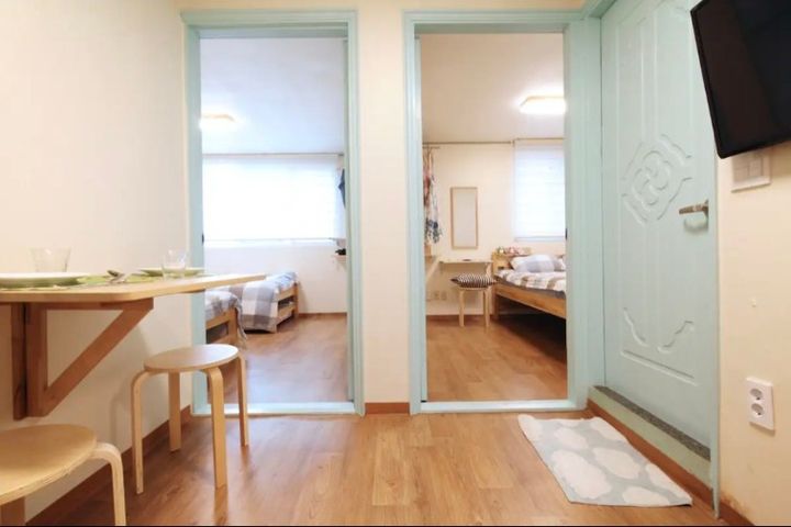 Two-room apartment, 5-minute walk from Seoul  3th image