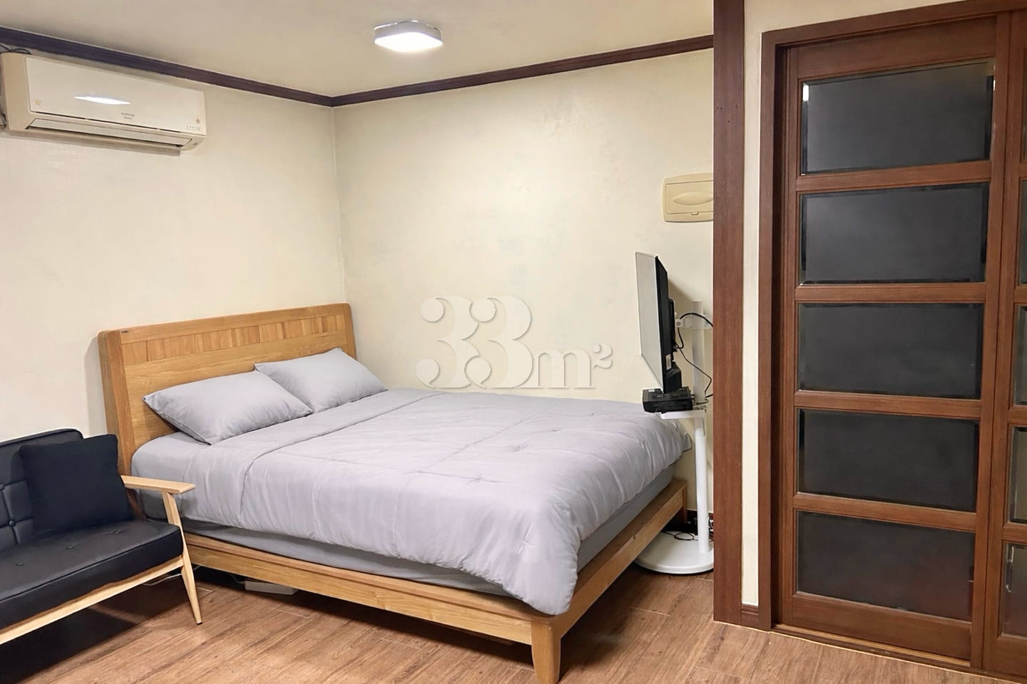 4-Person Room “2 Queen Beds” 4th image