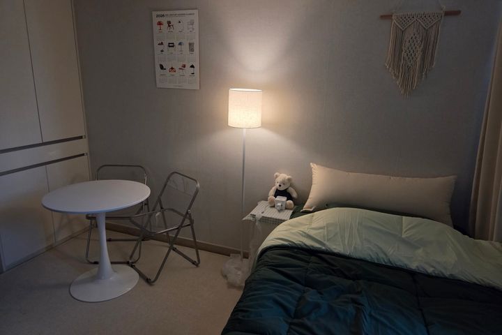 Fully furnished studio right next to the subw 2th image