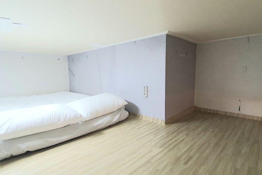 C House in front of Myongji University 3th image