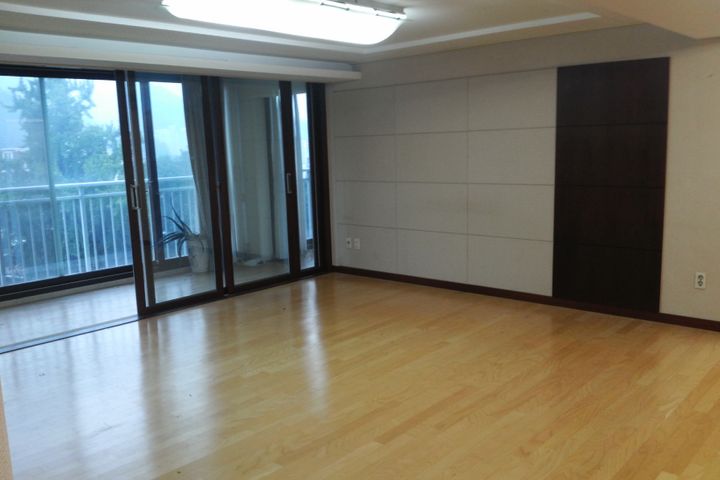 50-pyeong apartment, 4 rooms, 2 bathrooms 5th image
