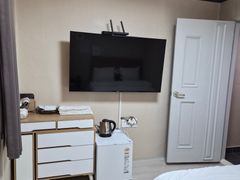 This is room 403. 2th image