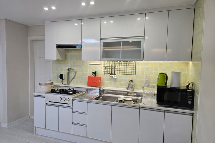 Three-room apartment near Machi Square 1th image