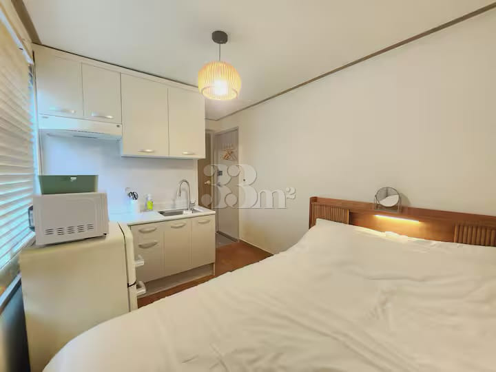 1 minute from Sinchon Station, Ewha Womans Un 5th image