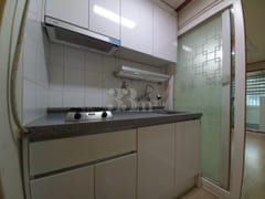 Neat studio apartment near Suwon Terminal 5th image