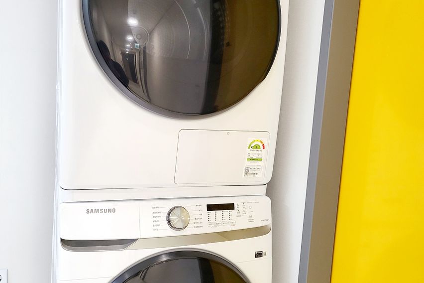 신촌3분홍대10분303