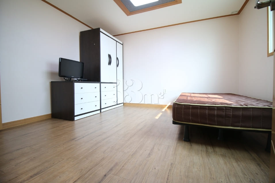 Yeonsan-dong E-Mart, fully furnished 5th image