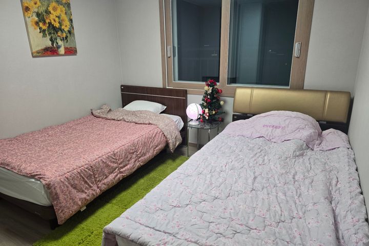 Newly built, fully furnished unit near Seodae 11th image