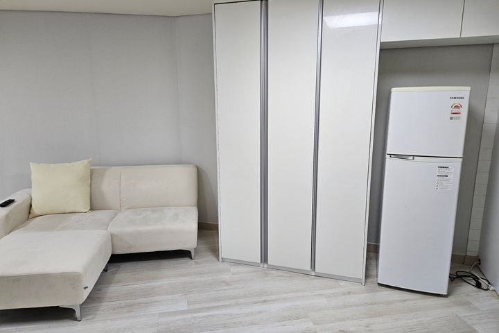 Remodeled house, 1 minute from Daecheong Stat 1th image