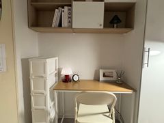 Mini-room with an interior-facing window and  3th image