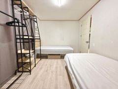2-Room Unit, 4-Minute Walk from Ewha Womans U 4th image