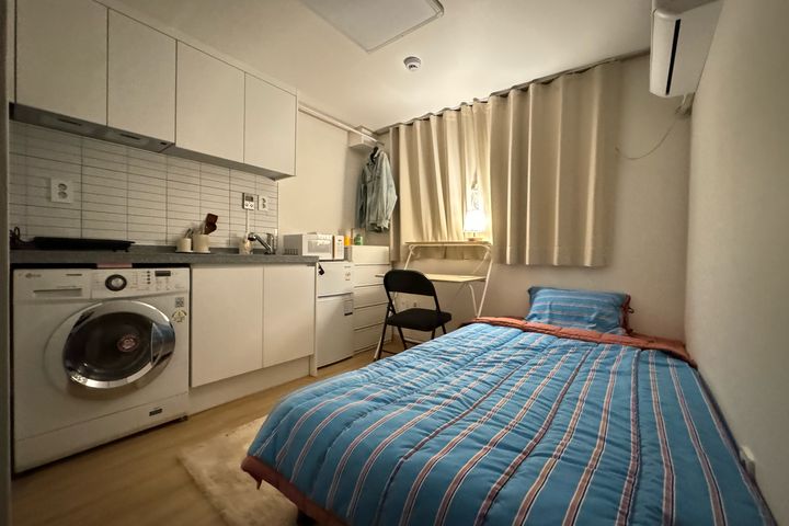 Sillim Fully Furnished Studio Apartment, Unit 0th image