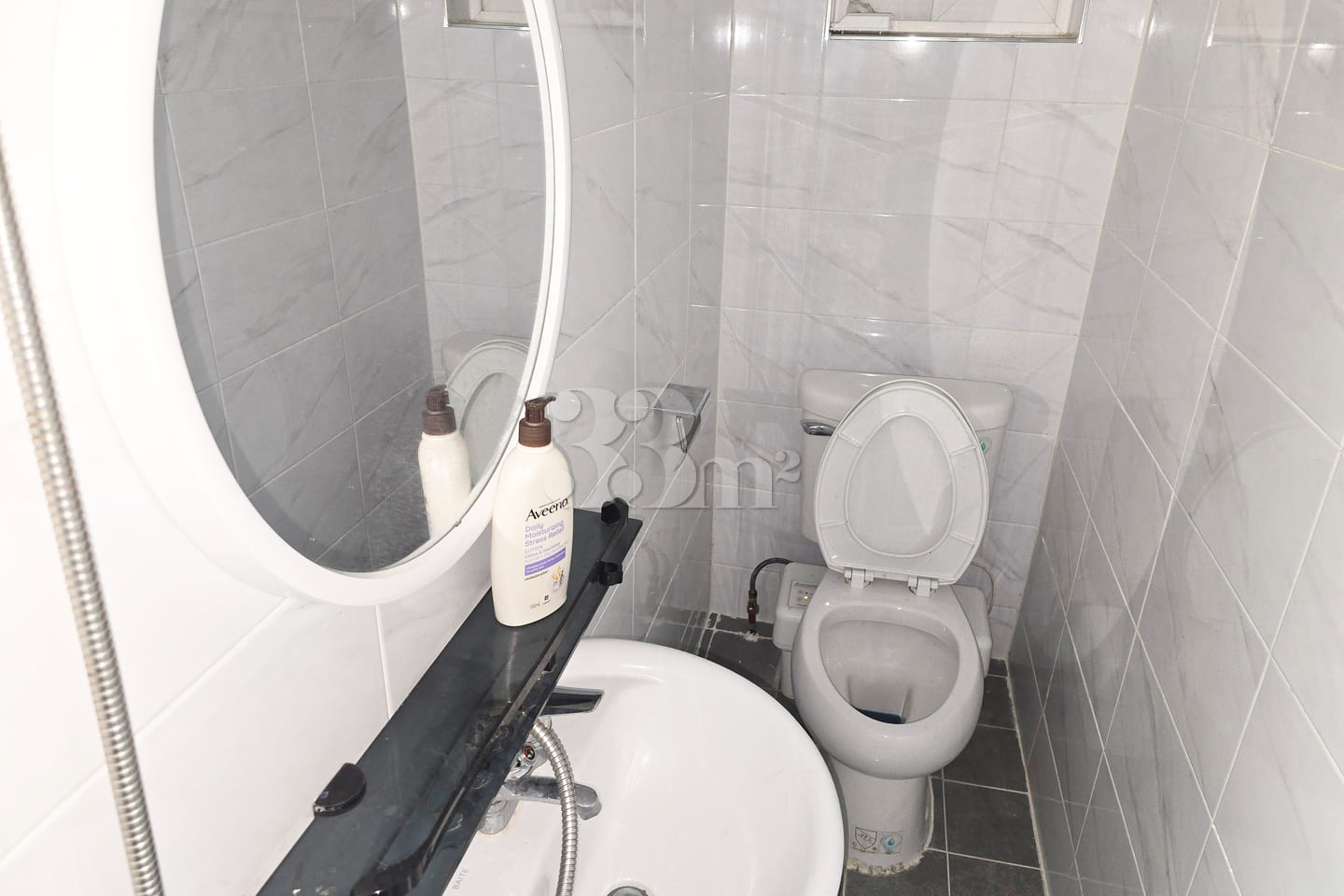 Newly remodeled 2-room apartment 8th image