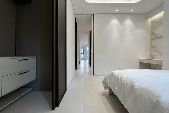 Cheongdam New Two-Room Apartment with Full Op 5th image