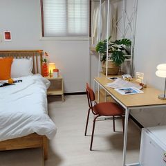 Short-term rental specialist accommodation 1 Unit Image