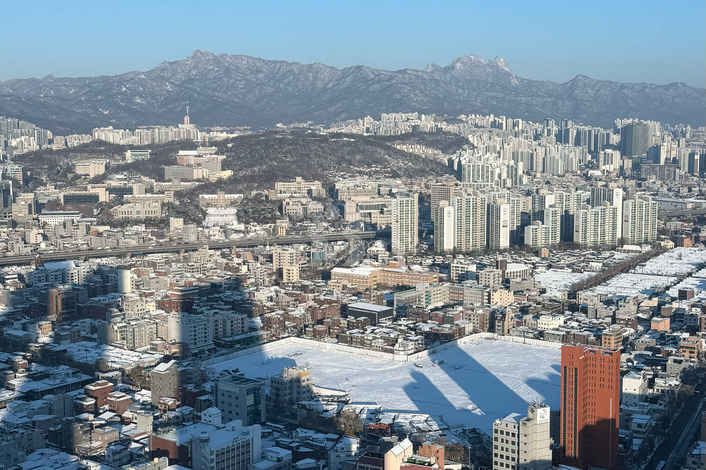High-rise unit near Cheongnyangni Station wit 4th image
