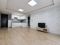 Yeosu Newly Built 3-Room Unit 302 2th image