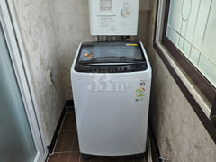 Spacious 3-bedroom, 2-bathroom unit near Yong 7th image