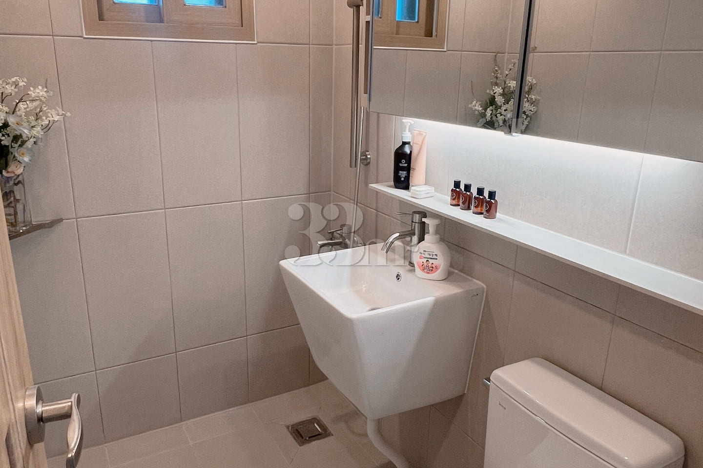 4-person unit, 2 bedrooms, 1 bathroom, fully  11th image