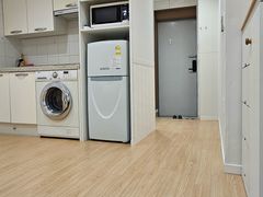 32 rooms with a clean remodel 4th image