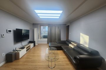 Country-house style 3-bedroom unit with unlim