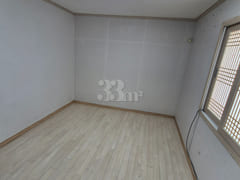 301302 5th image