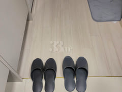 New studio apartment in a prime location righ 13th image