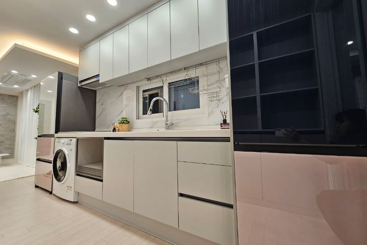 Clean, fully-furnished apartment in Seongbuk- 4th image