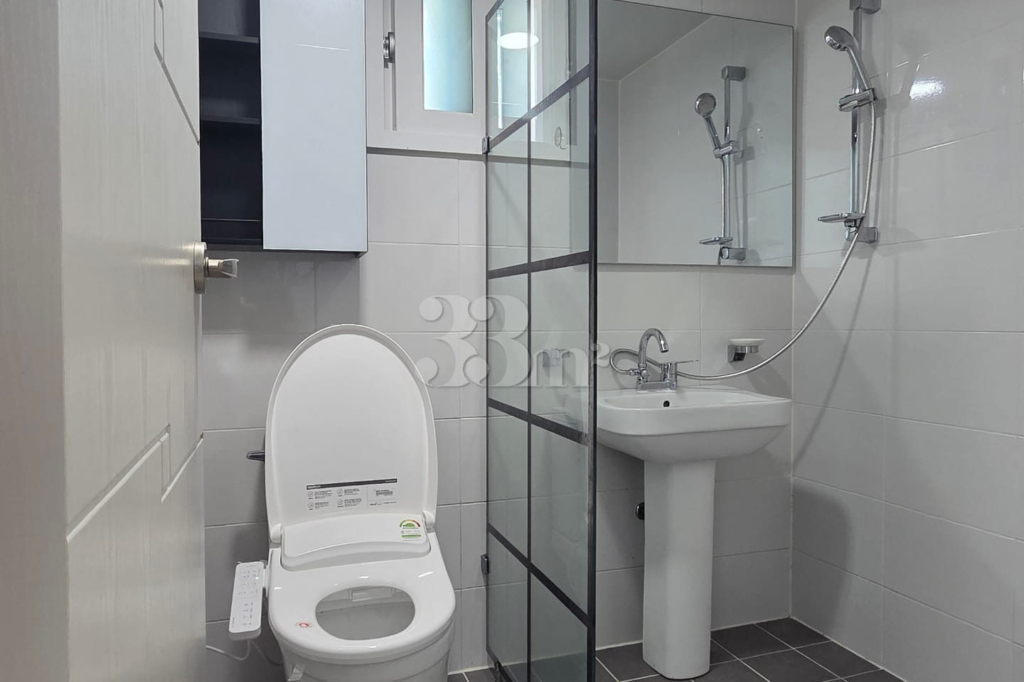 Clean 1.5-room unit 1th image