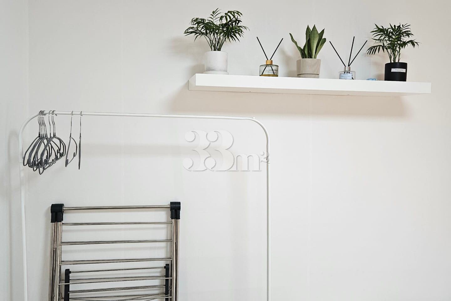 Clean two-room apartment with parking in Hong 3th image