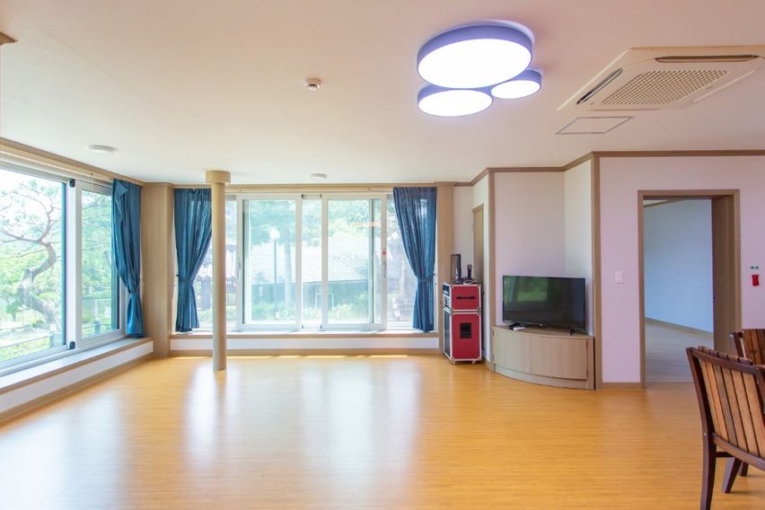 옥천,저수지,넓은정원 6번째 이미지