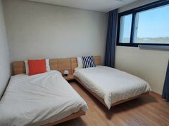 Two-room apartment at Songjeong Beach 2th image