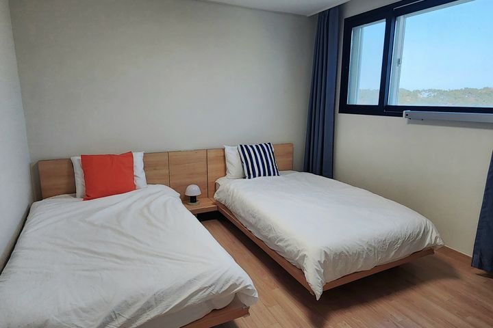 Two-room apartment at Songjeong Beach 2th image