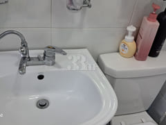 A clean house near Starbucks. 9th image