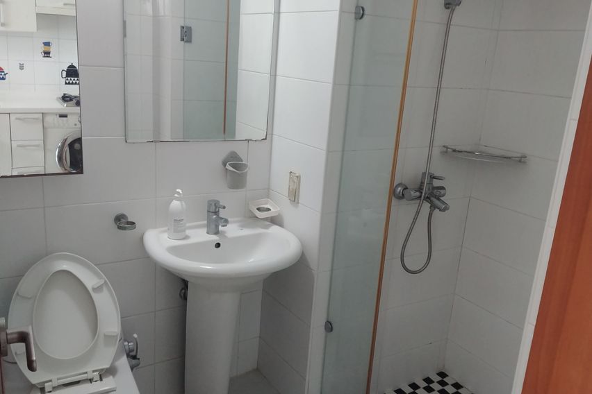 구의역까지 80미터.