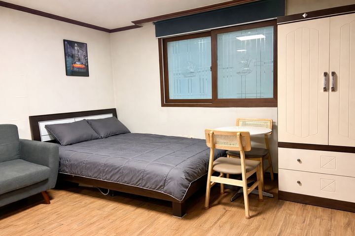 4-person room with 2 double beds 2th image