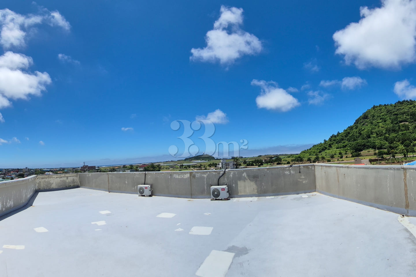 Fully furnished, west-facing, 4-bedroom unit  14th image