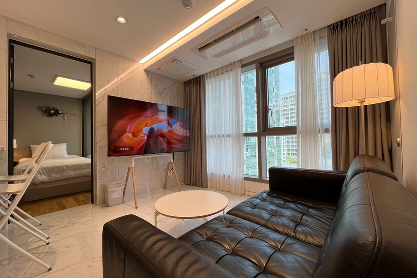 강남 신축 2룸(4인)