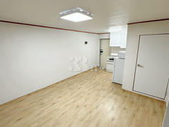Fully furnished studio apartment, 5 minutes f 2th image