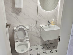 32 rooms with a clean remodel 6th image