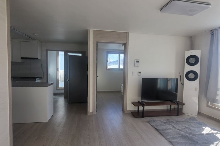 2-bedroom unit, fully furnished/equipped, Don 6th image