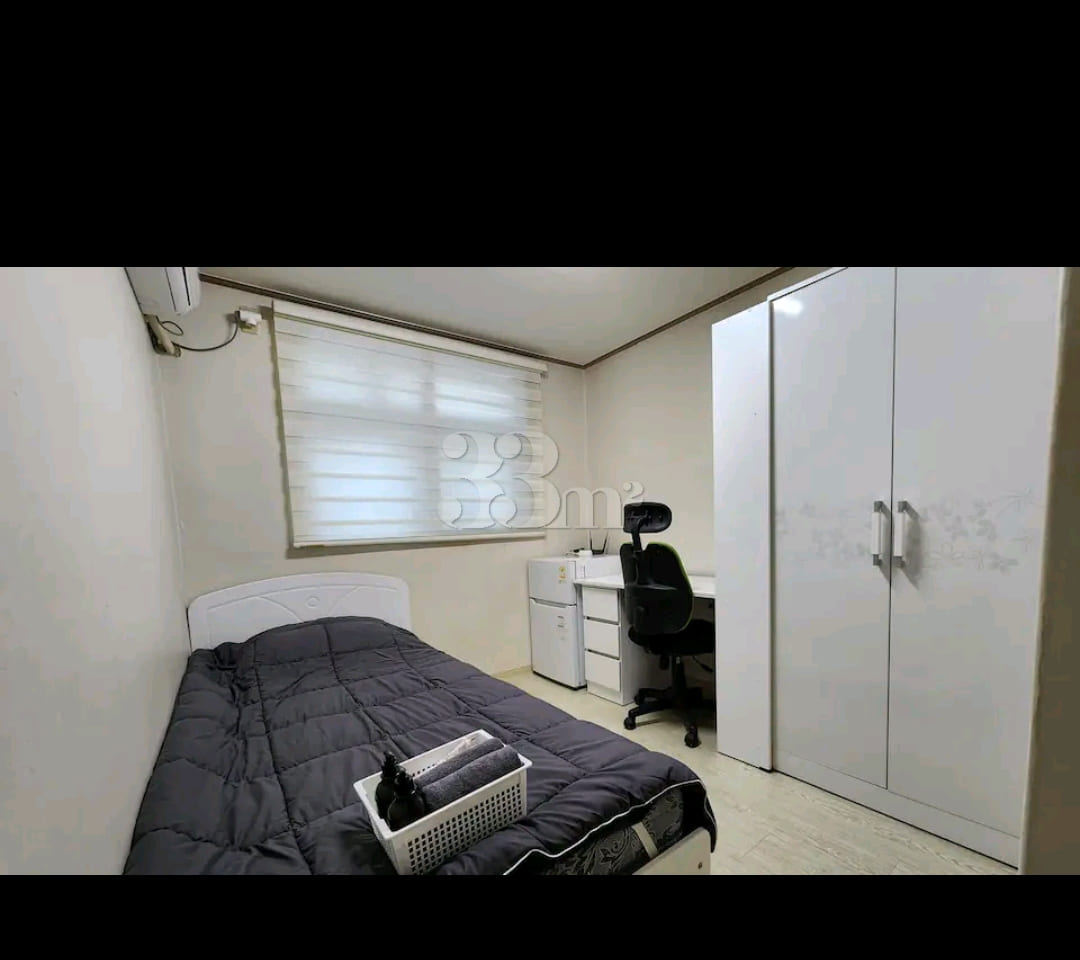 Room 405 0th image