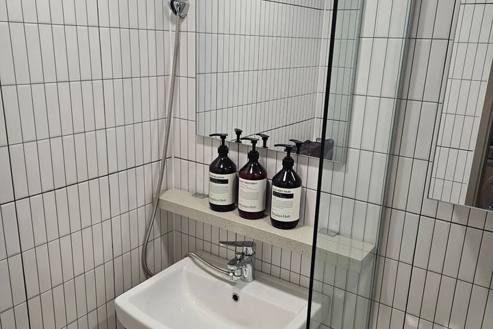 C Seojeong-ri Station Comfortable House 3th image