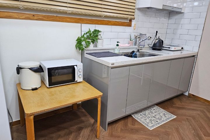 Cozy and stylish studio apartment in Jinju 0th image